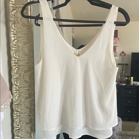 HOLLISTER soft White double layered V Tank Top- M - Picture 1 of 7
